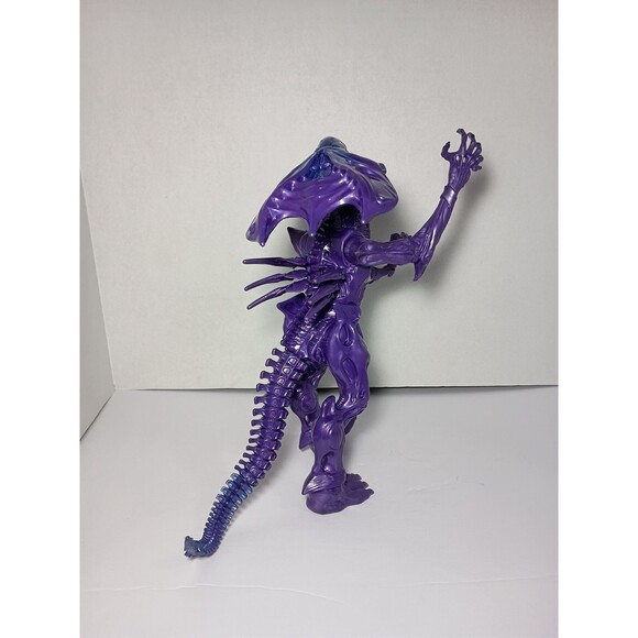 Lanard Alien Collection Queen Action Figure Xenomorph Purple Jointed Figurine - Picture 4 of 12